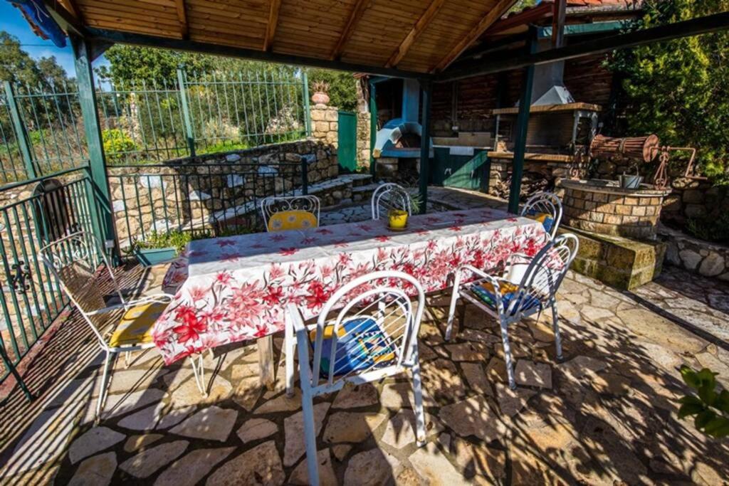 Kelly'S Villa In Stoupa Neokhorion  エクステリア 写真